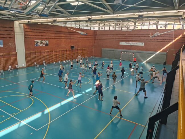 Los mayores de San Fernando de Henares disfrutan del verano con deporte, convivencia y comunidad