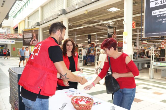Carrefour y Cruz Roja promueven una nueva edición de la ‘Vuelta al Cole Solidaria’