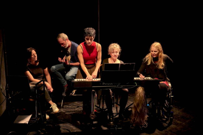 El Teatro Federico García Lorca acoge ‘Manuela, el vuelo infinito’, una historia real de superación y coraje