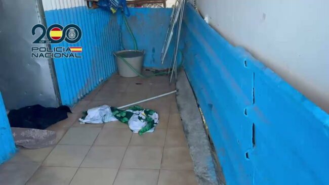 La Policía Nacional desmantela un punto de venta de droga en la Cañada Real Galiana regentado por un clan familiar