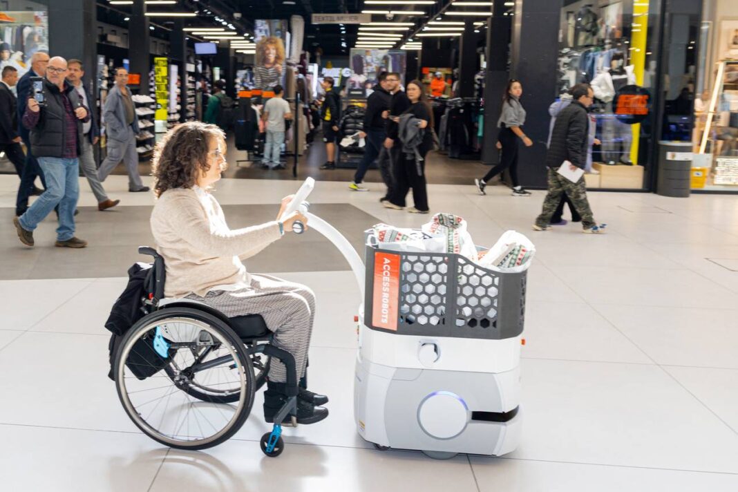 Parque Corredor prueba un robot de Fundación ONCE para personas con discapacidad - imagen 1