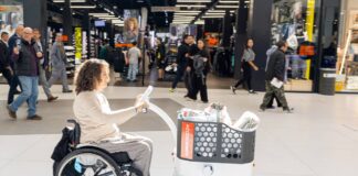 Parque Corredor prueba un robot de Fundación ONCE para personas con discapacidad - imagen 1