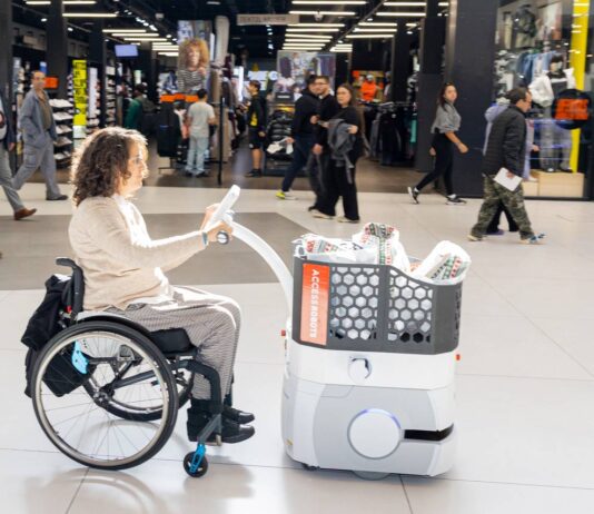 Parque Corredor prueba un robot de Fundación ONCE para personas con discapacidad - imagen 1